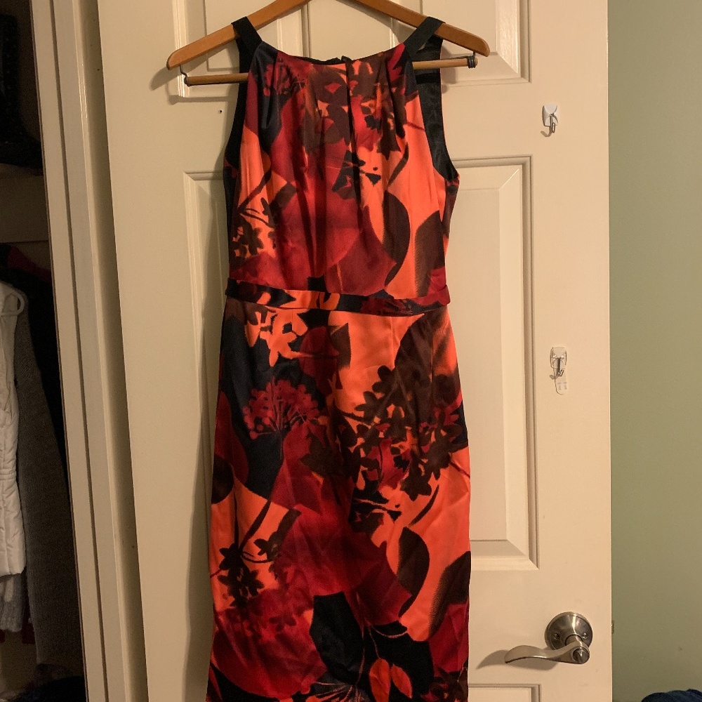 Tahari Women's Beautiful Dress Size 8